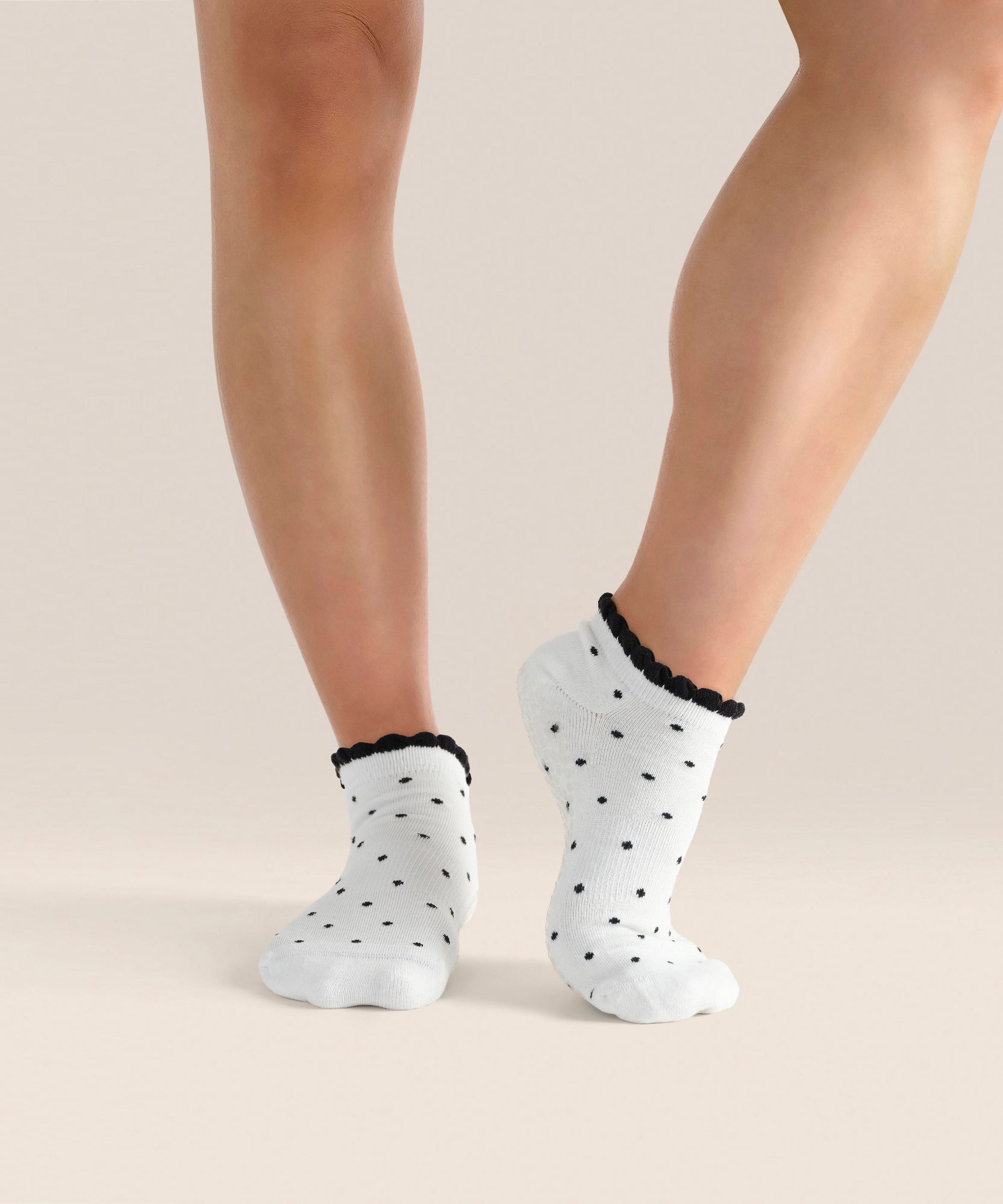 Low Rise Grip Socks - White Polka Ruffle