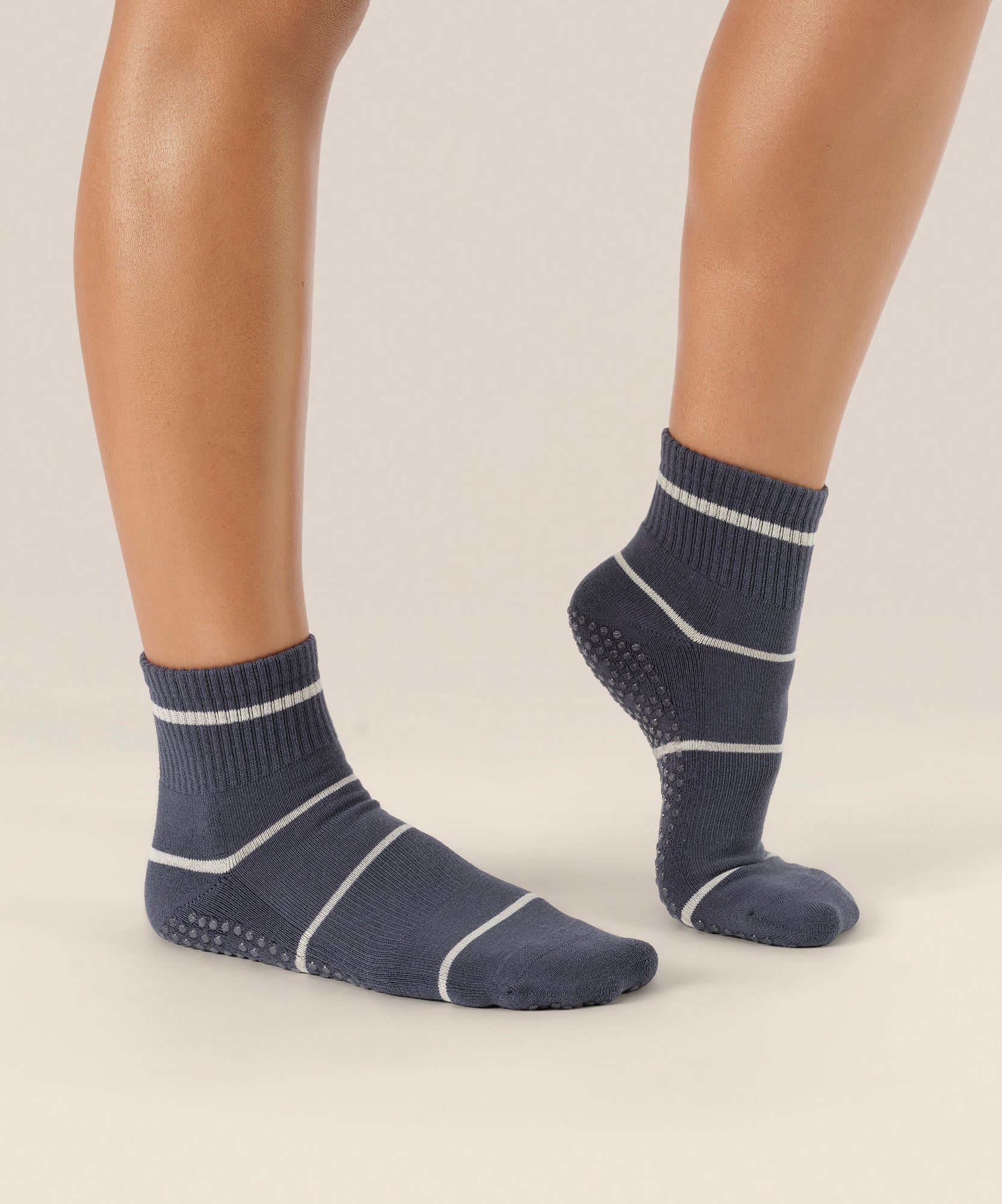 Quarter Crew Grip Socks - Baseline Navy