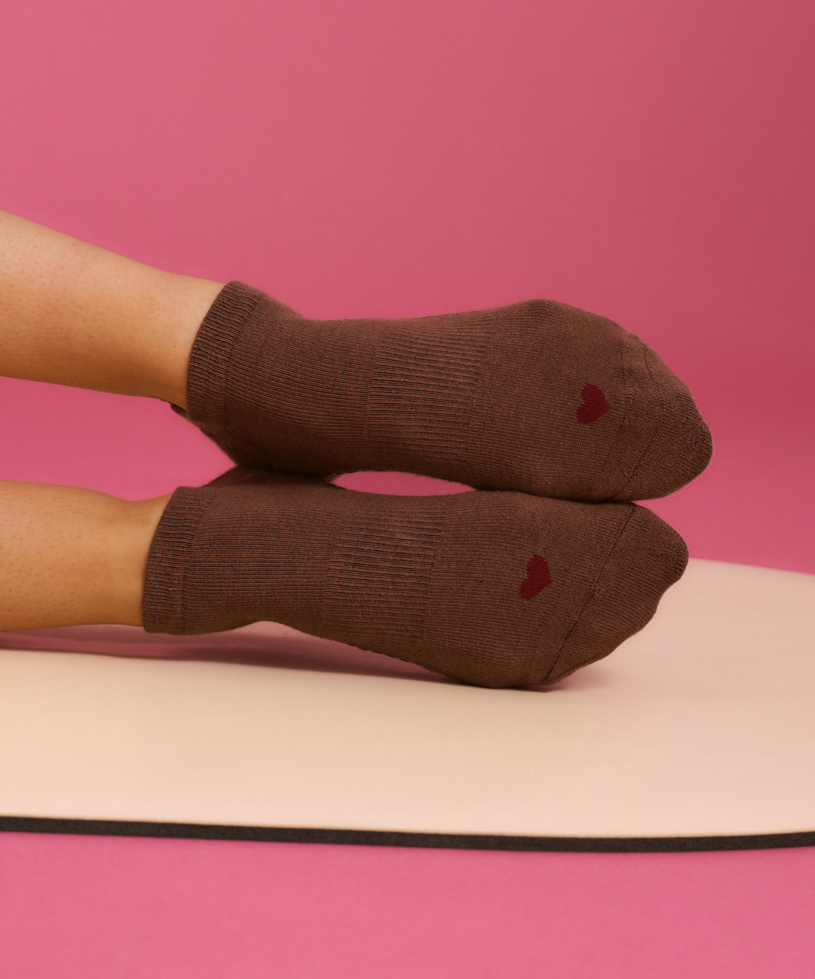 Classic Low Rise Grip Socks - Heartfelt