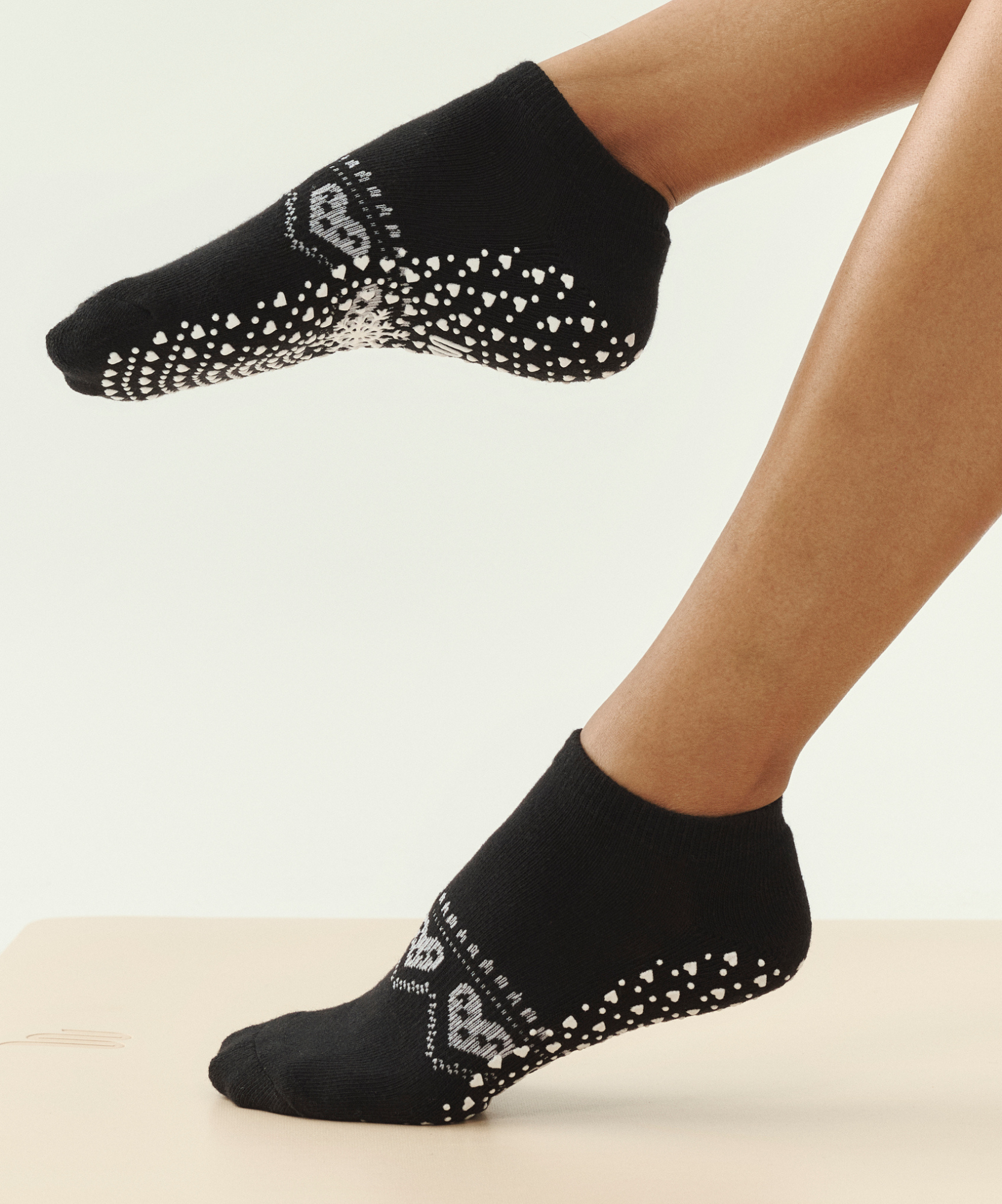 Low Rise Grip Socks - Alpine Heart Midnight