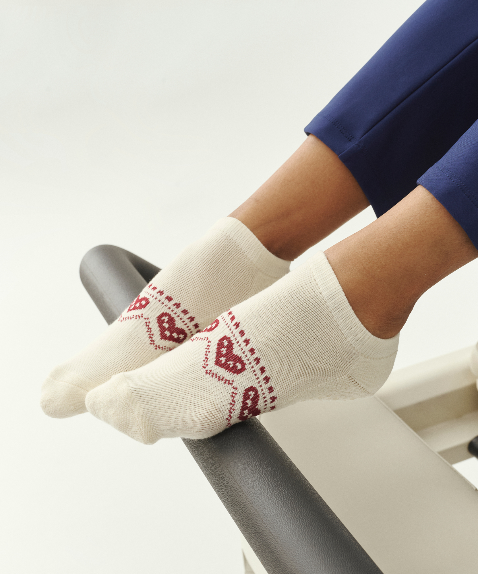 Low Rise Grip Socks - Alpine Heart Oat