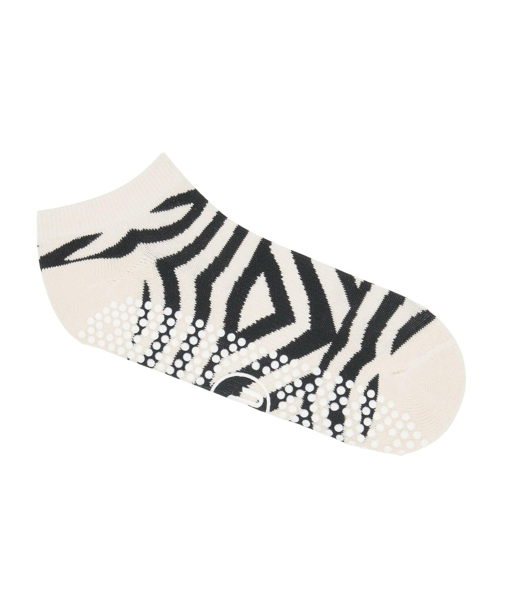 Non-slip grip socks with a classic low rise fit in stylish monochrome swirl