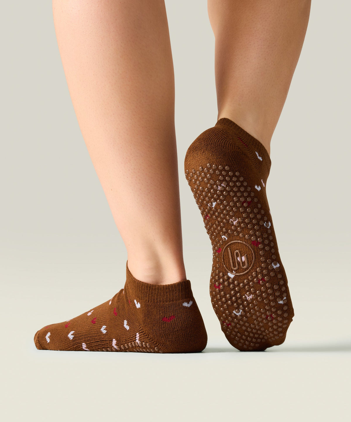 Low Rise Grip Socks - Hearts Aflutter Brown