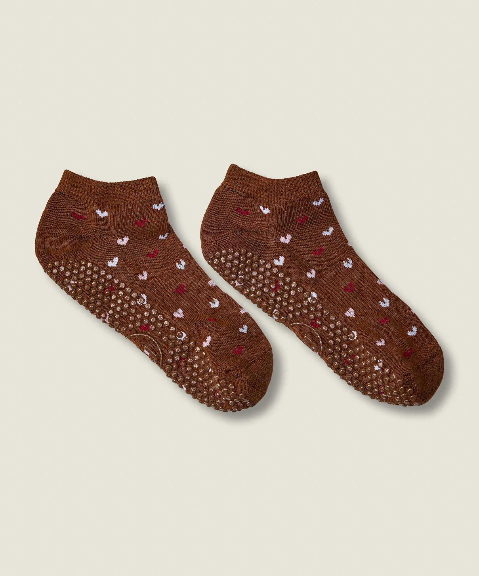 Low Rise Grip Socks - Hearts Aflutter Brown