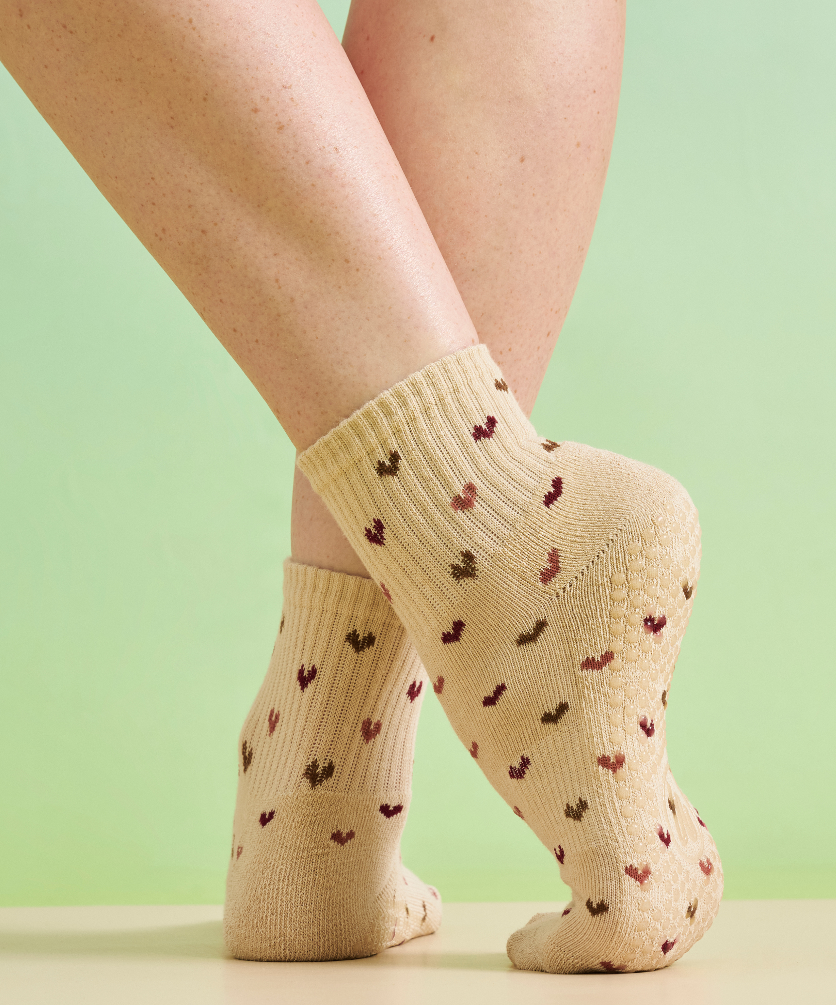 Quarter Crew Non Slip Grip Socks - Hearts Aflutter Beige
