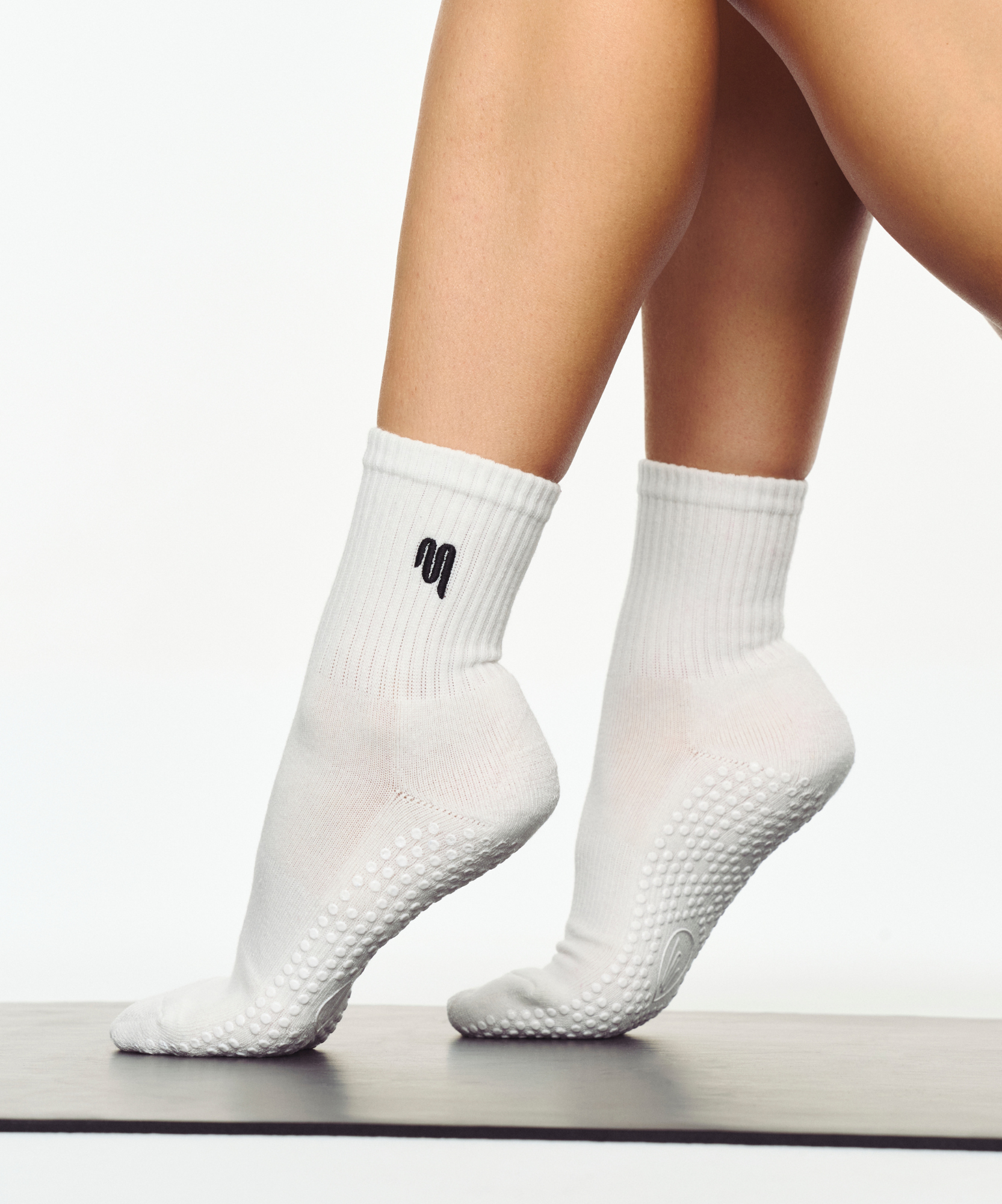 Crew Non Slip Grip Socks - MoveActive Ivory