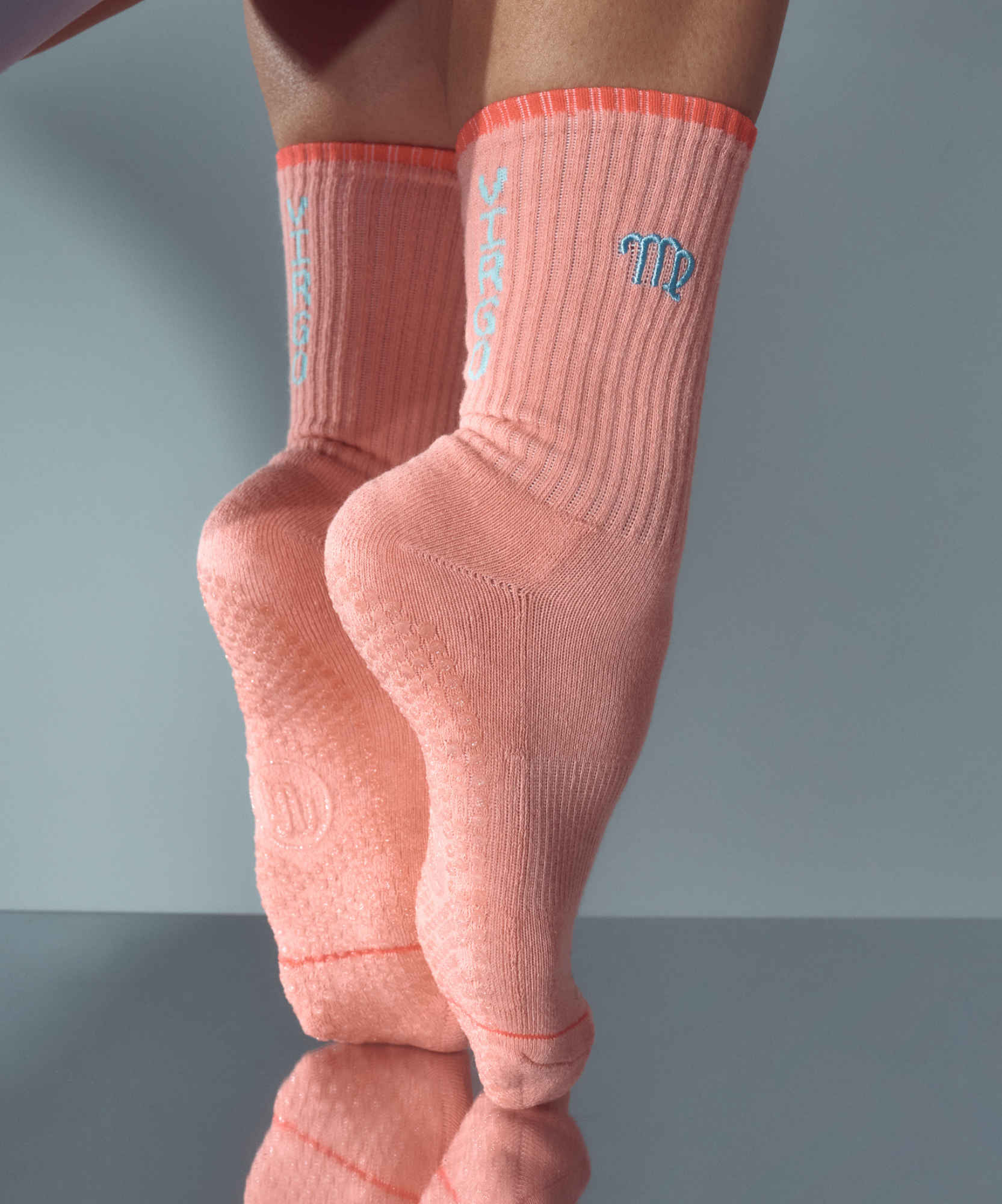 MOVE ACTIVE Pilates / Yoga Crew Grip Socks Green Xmas Candy MOVE ACTIVE Pilates / Yoga Crew Grip Socks Green Xmas Candy