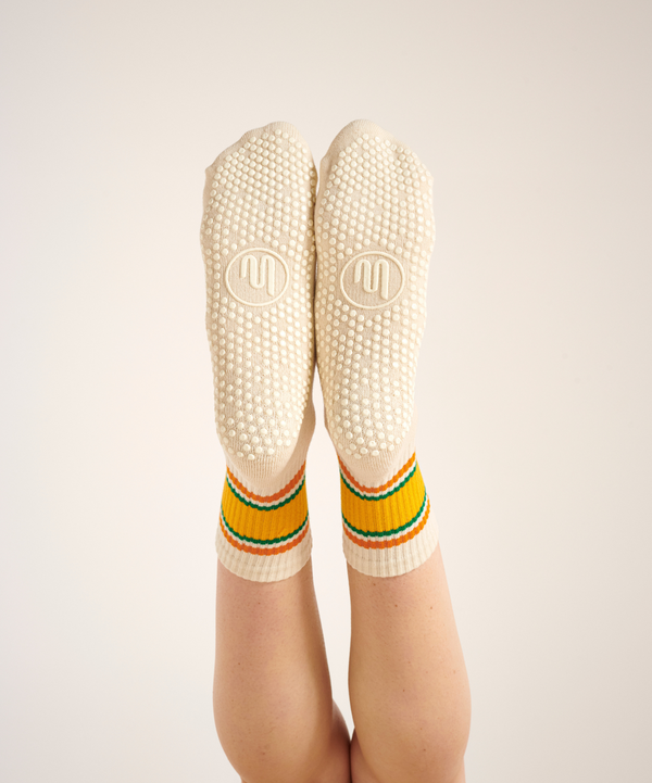 High Quality Non Slip Grip Socks with Vintage Basketball Court Pattern