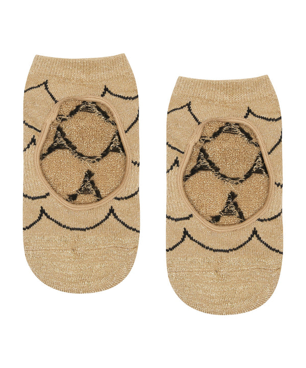 Close-up of Slide On Non Slip Grip Socks in Scallop Gold with stylish scallop design