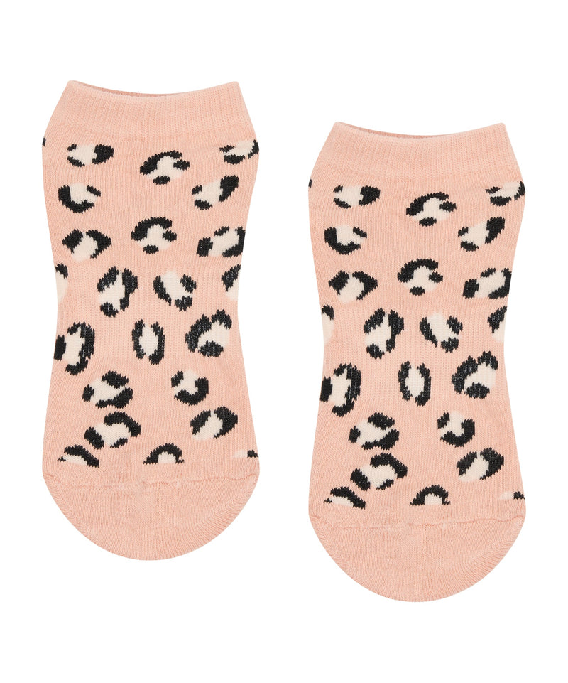 High-quality classic low rise grip socks in a stylish peach cheetah print