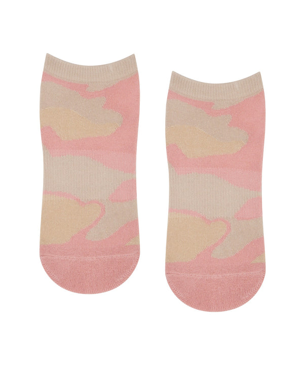 Classic Low Rise Grip Socks in Pink Camo, perfect for workouts