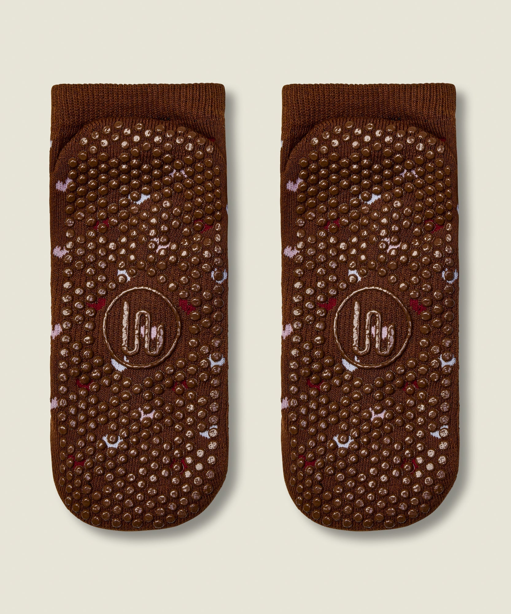 Low Rise Grip Socks - Hearts Aflutter Brown