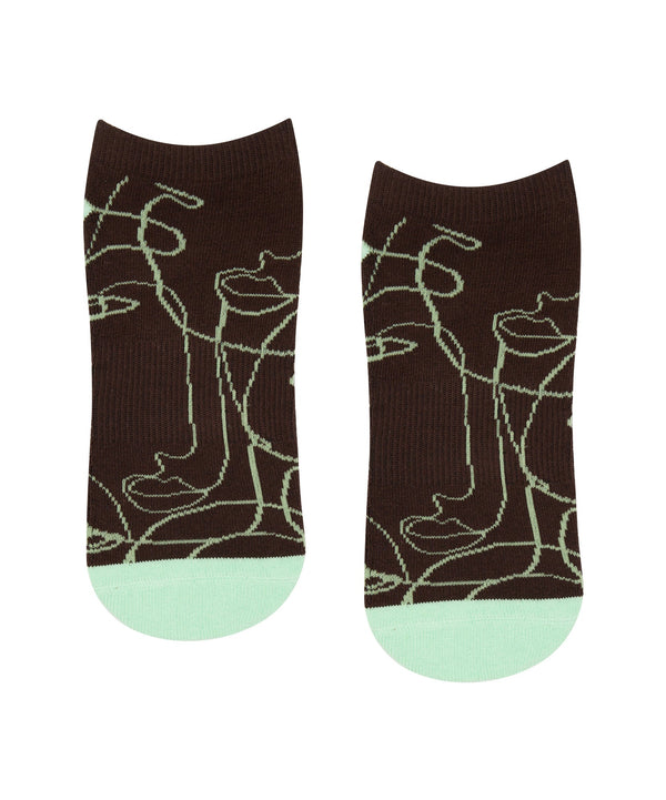 Classic Low Rise Grip Socks - Mocha Abstract