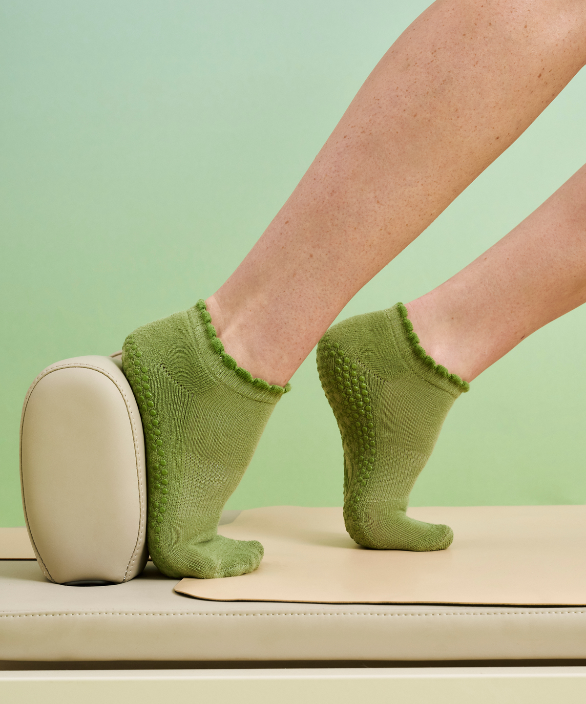 Low Rise Grip Socks - Sage Frill