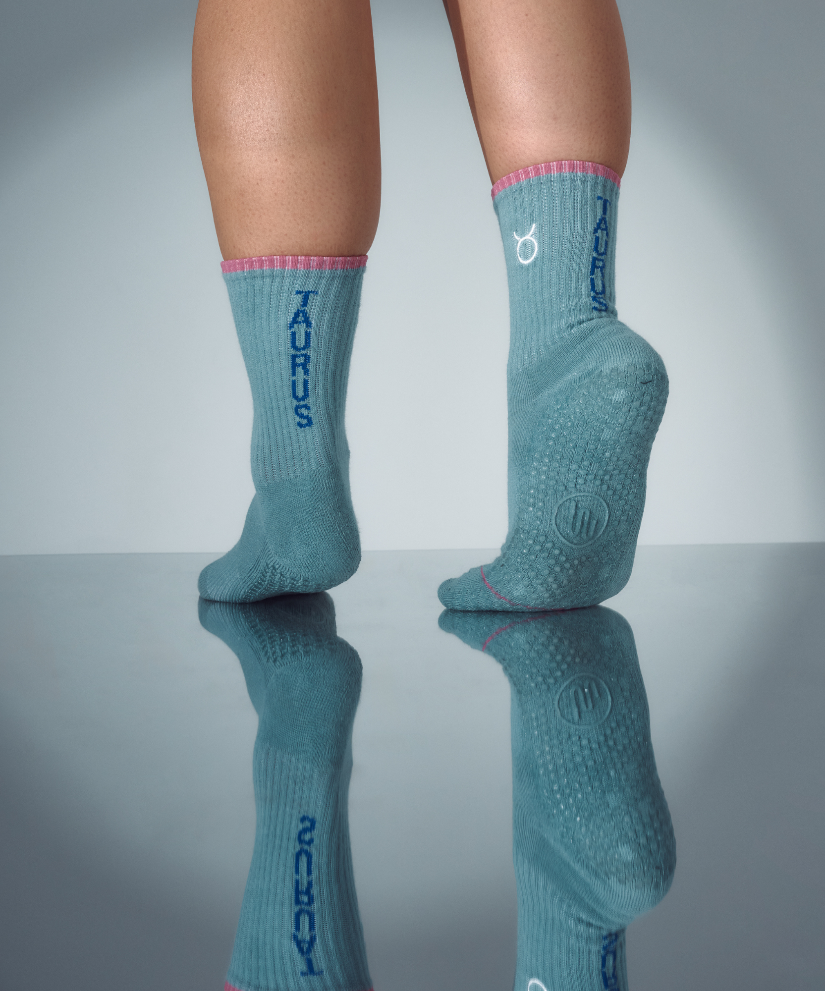 Crew Non Slip Grip Socks - Taurus